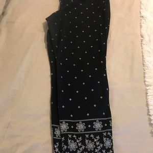 Old Navy Pixie Pants with Scalloped Hem